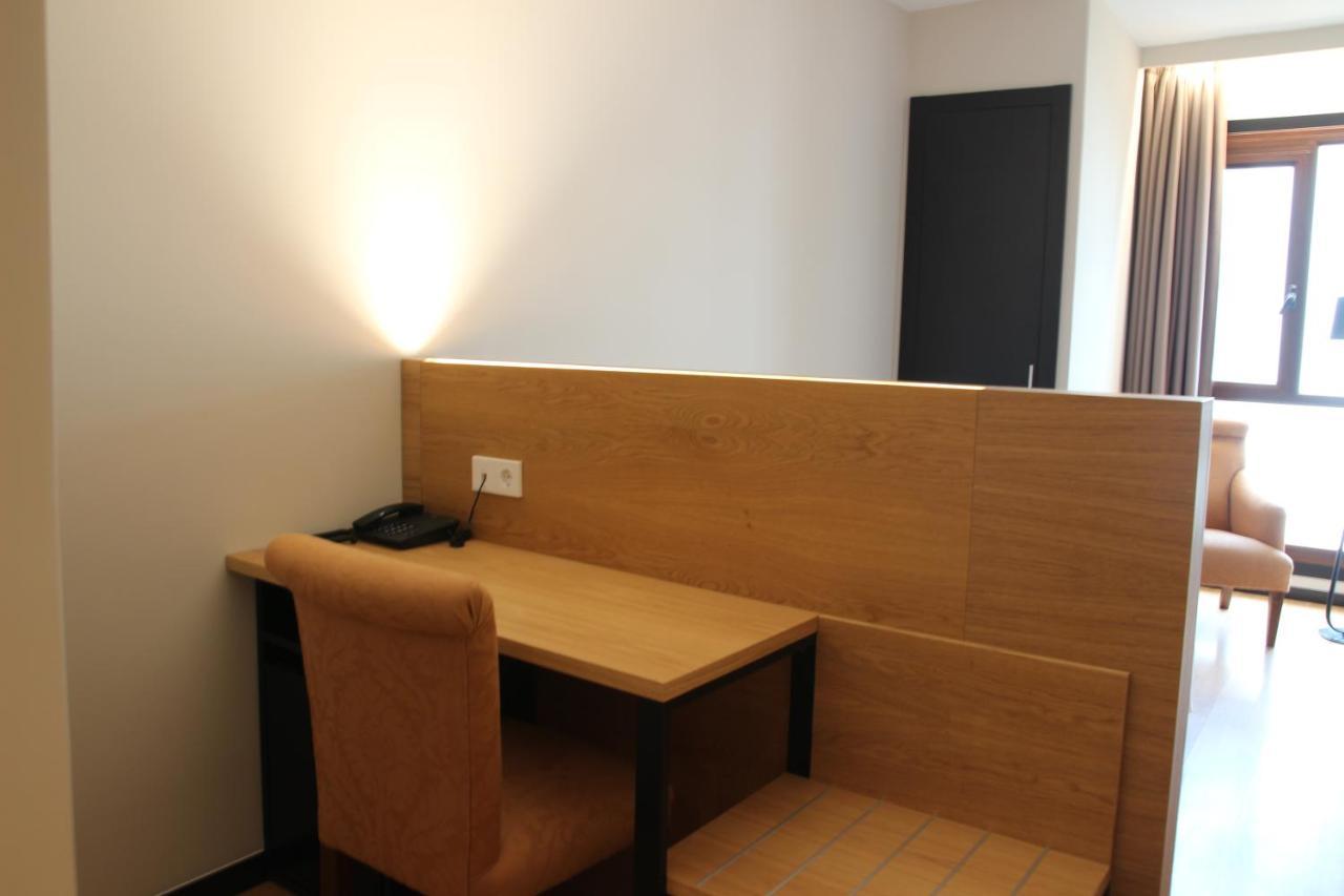 Hotel Alcantara Caces Eksteriør billede