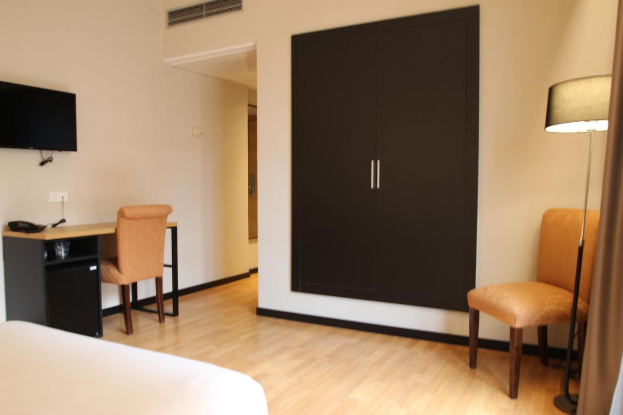Hotel Alcantara Caces Eksteriør billede
