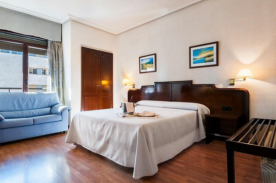 Hotel Alcantara Caces Eksteriør billede