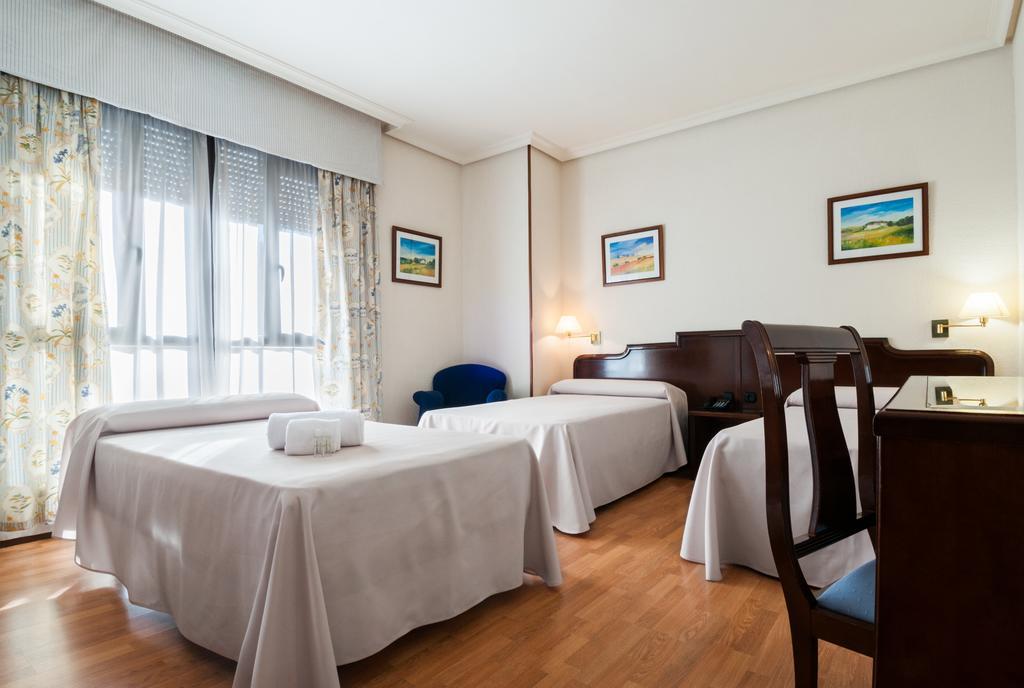 Hotel Alcantara Caces Eksteriør billede