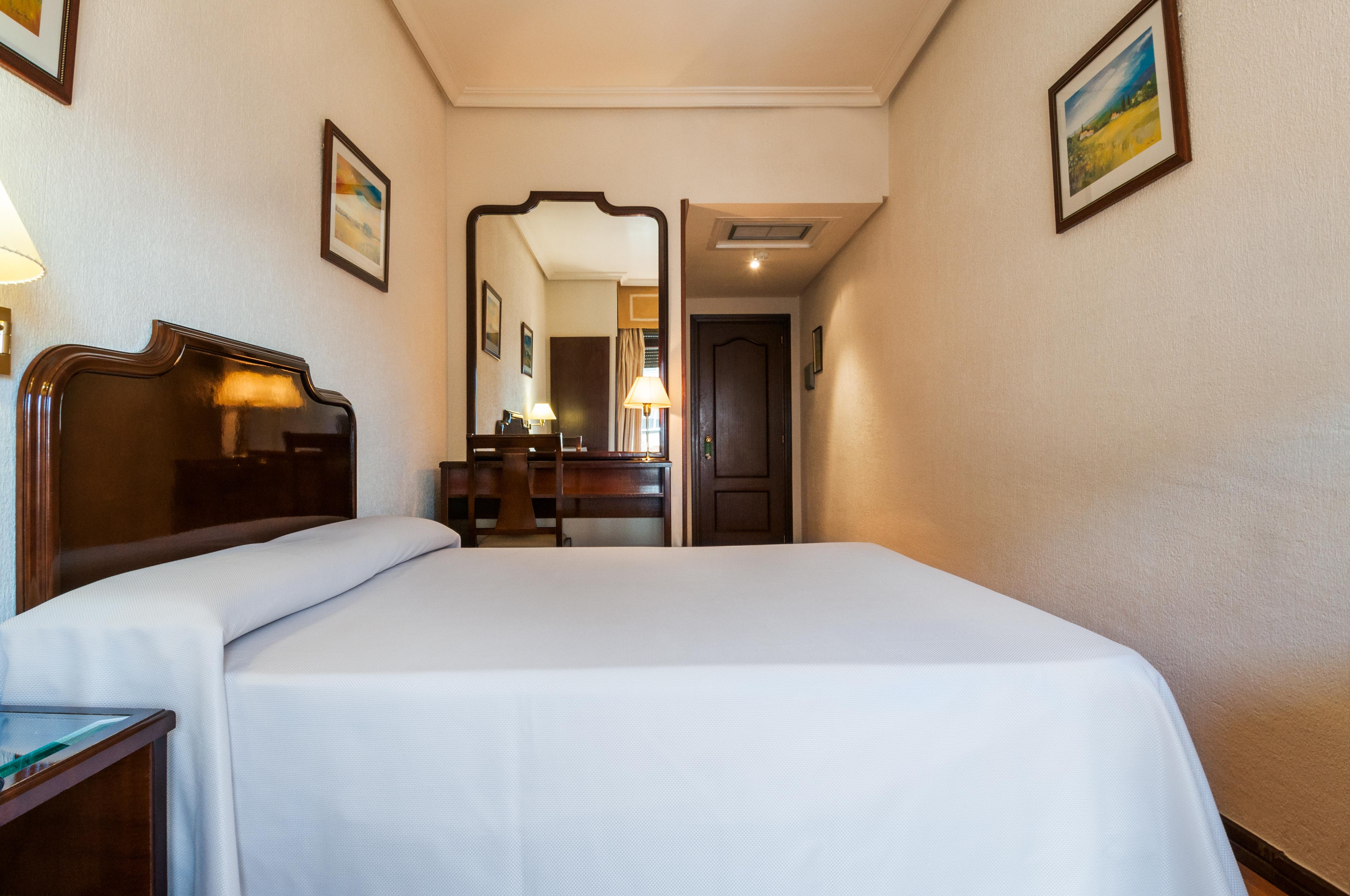 Hotel Alcantara Caces Eksteriør billede