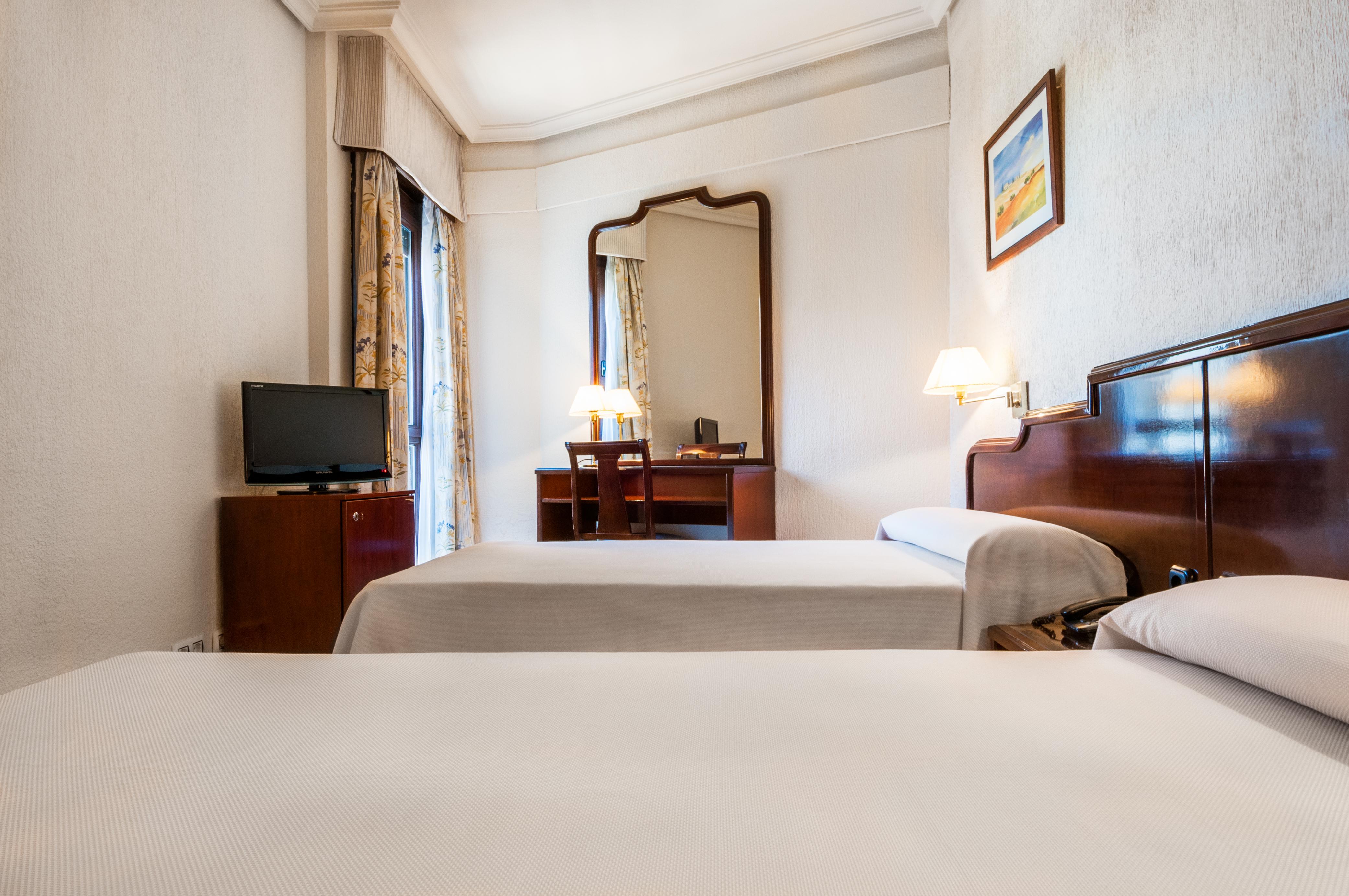 Hotel Alcantara Caces Eksteriør billede