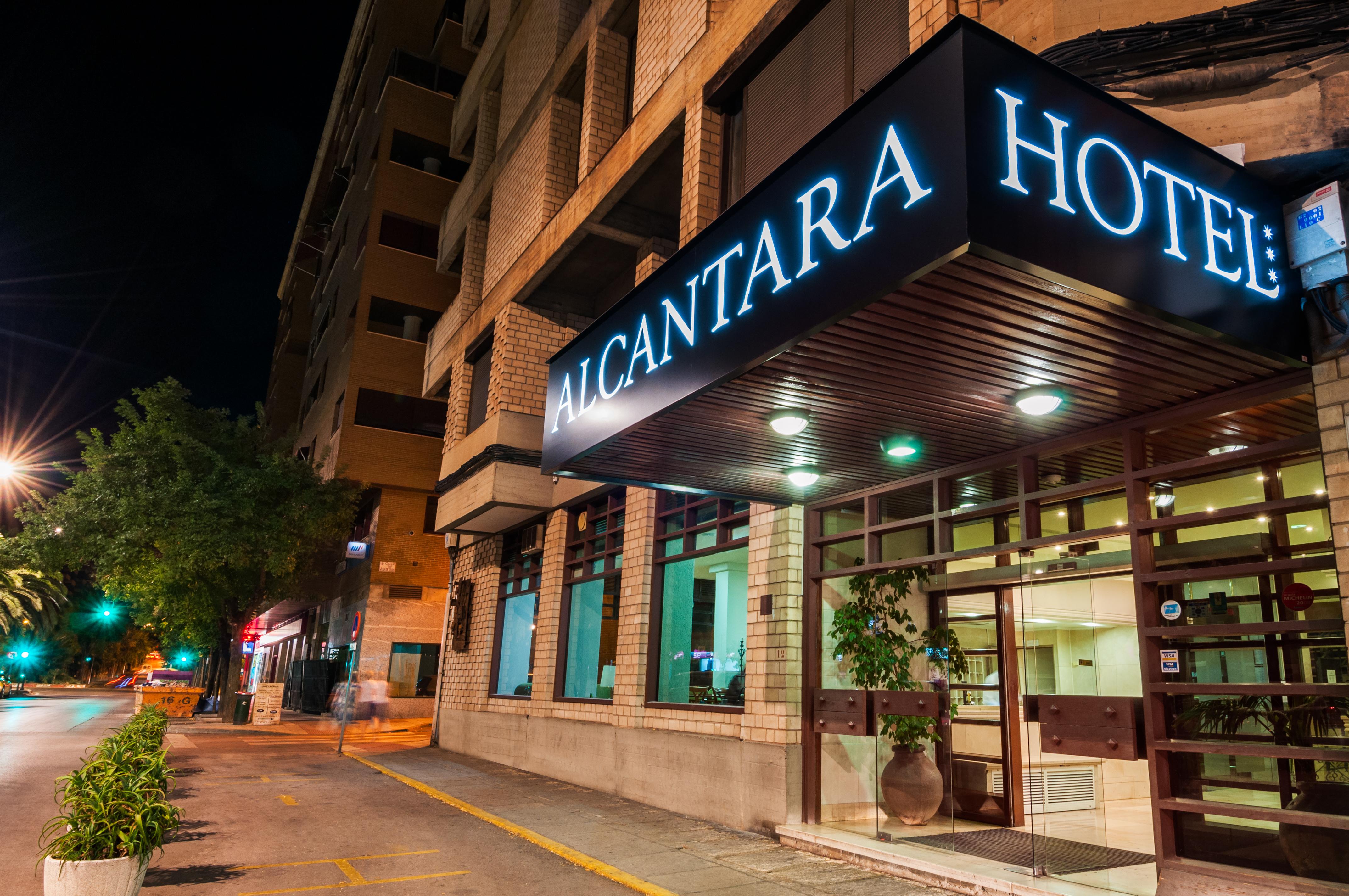 Hotel Alcantara Caces Eksteriør billede
